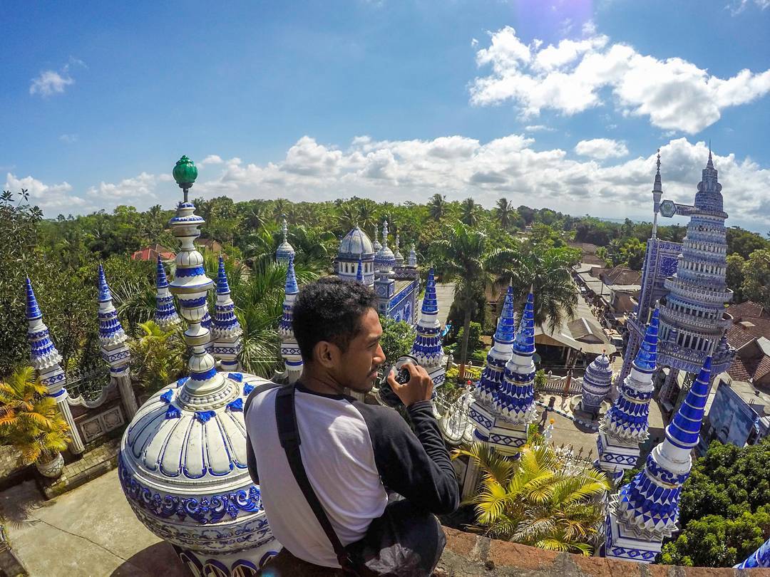 Masjid Tiban Yang Megah
